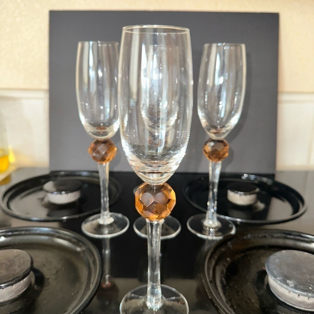 Elegant Clear Champagne Flutes with Amber Accents (Set of 5)